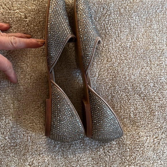 LUXE Platinum rhinestone flats. SZ 6,5 - Picture 3 of 4